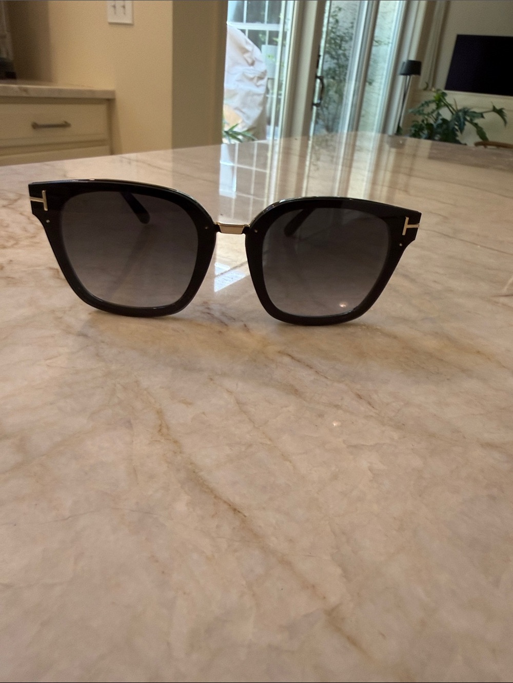 Black Women's Square Sunglasses - Classic UV Protection